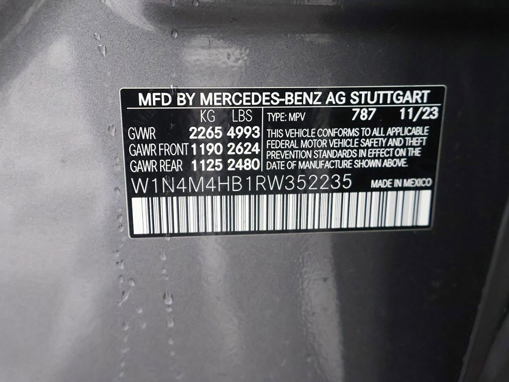 Used 2024 Mercedes-Benz GLB 250 4MATIC w/ Driver Assistance Package image 51