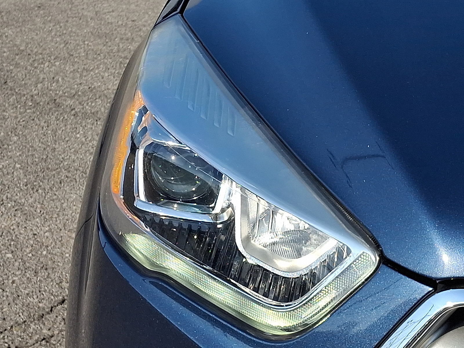 Used 2018 Ford Escape SEL FWD image 9