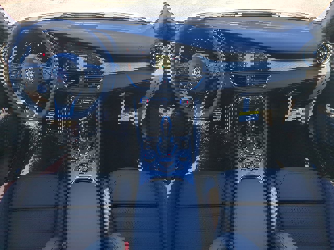 New 2025 Alfa Romeo Giulia w/ Veloce Package Rwd image 13