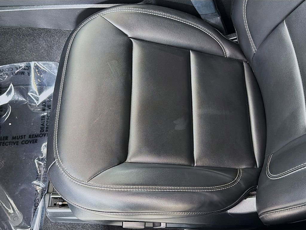 Used 2022 Ford Explorer XLT w/ Equipment Group 202A AWD/4WD image 21