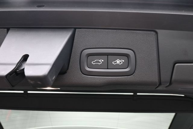 Used 2024 Volvo XC60 B5 Ultimate w/ Climate Package AWD/4WD image 33
