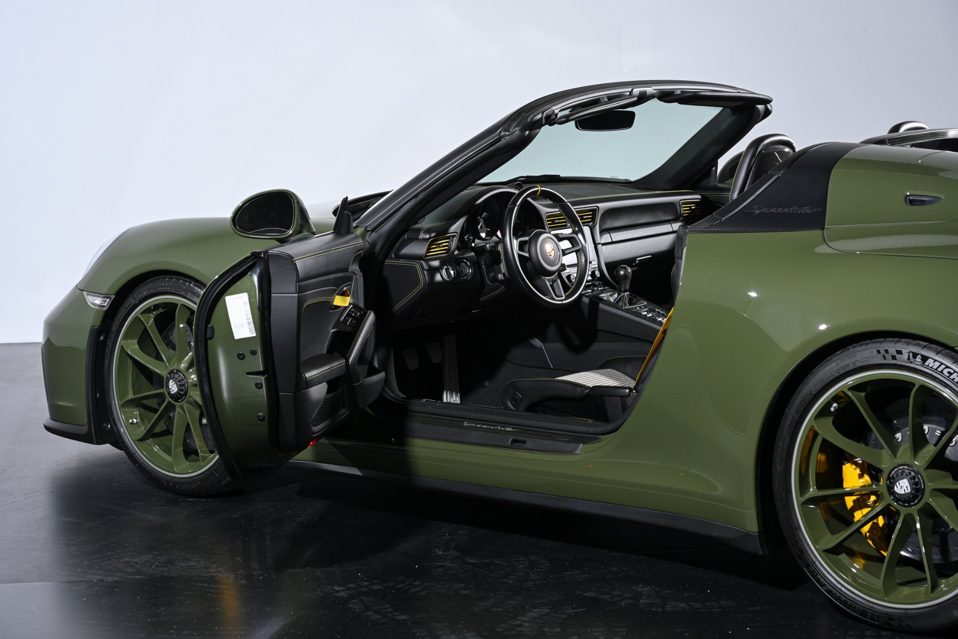 Used 2019 Porsche 911 Speedster RWD image 13