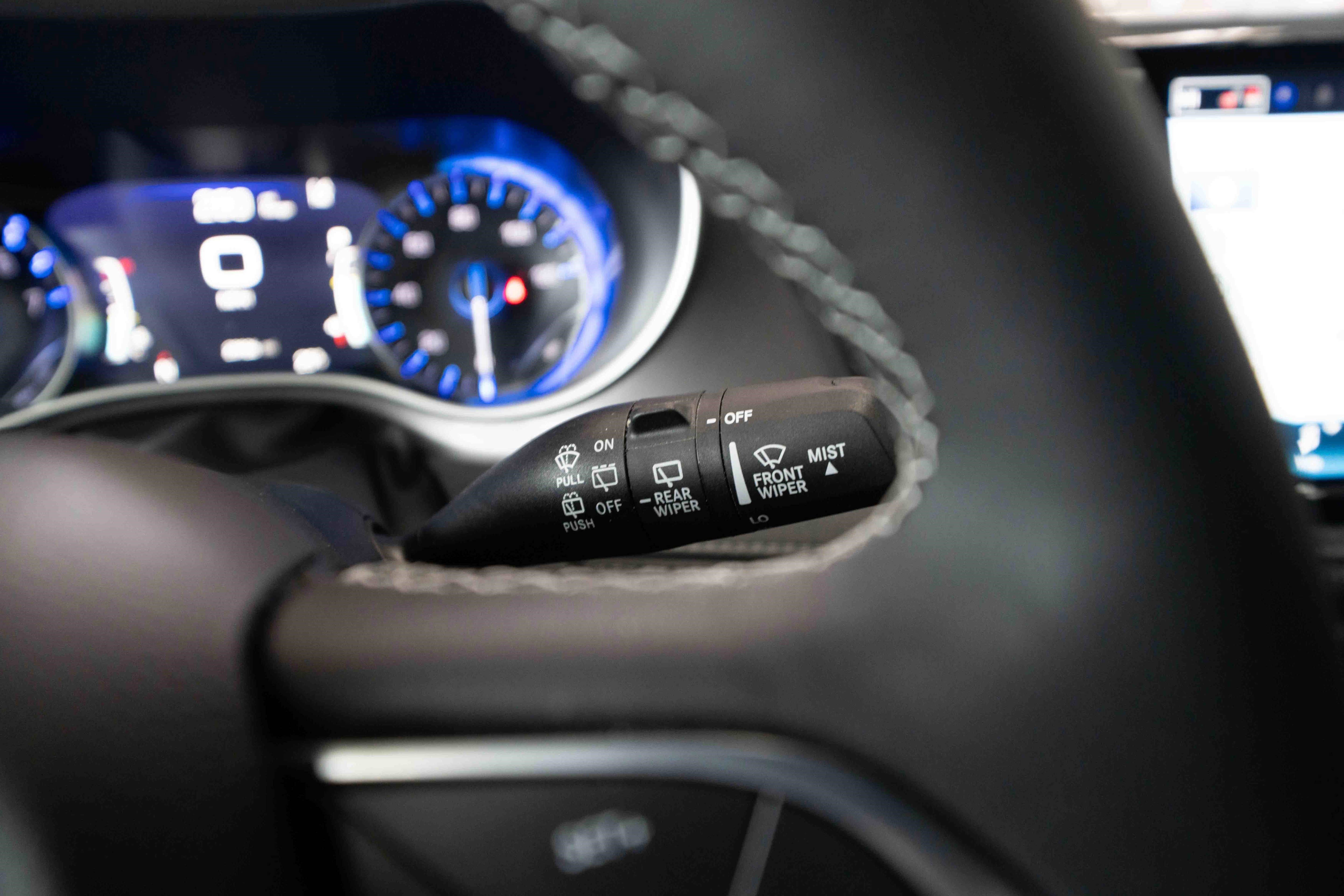 Used 2025 Chrysler Pacifica Select image 14