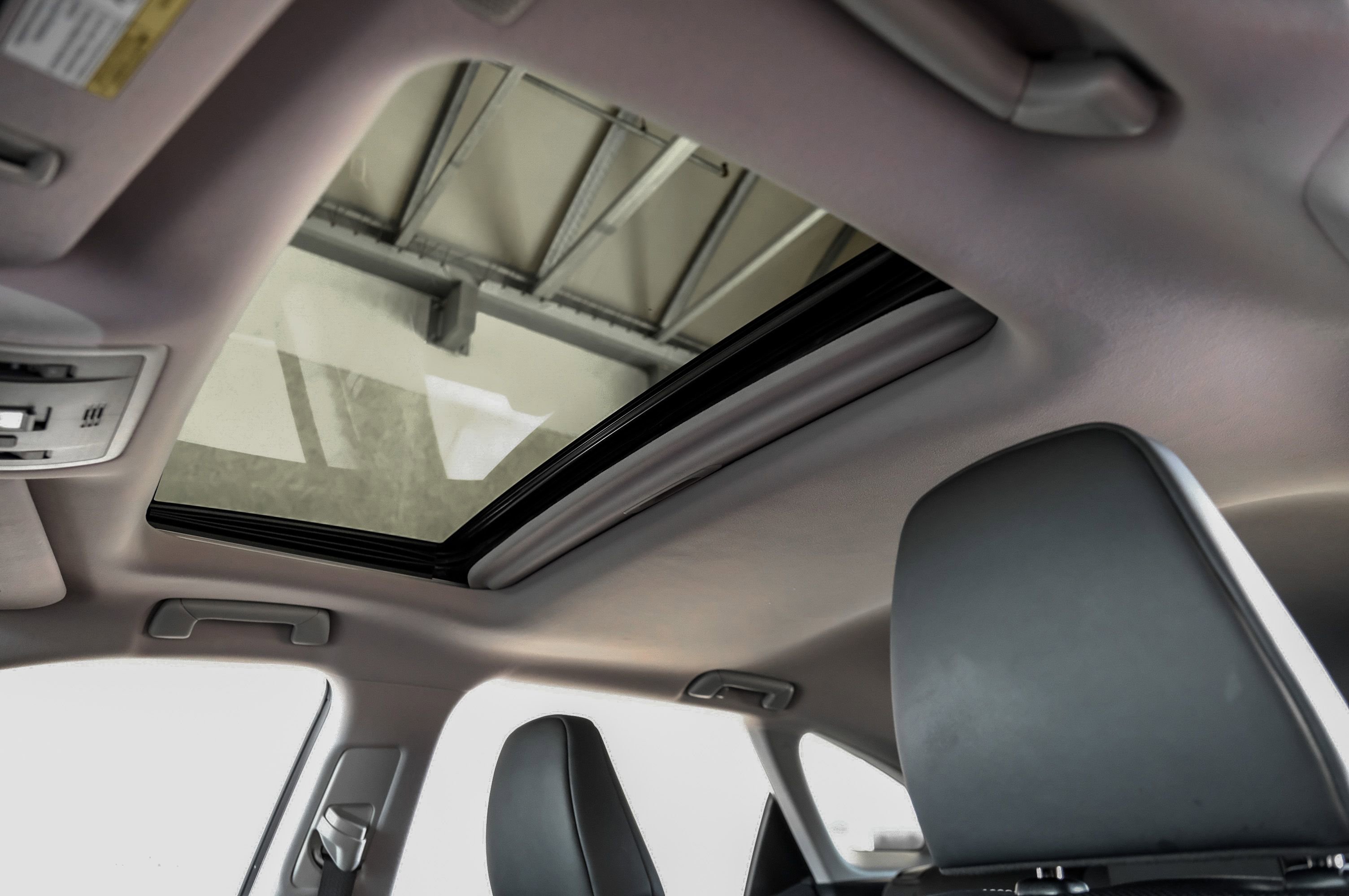 Used 2022 Lexus RX 350L FWD w/ Premium Package image 4