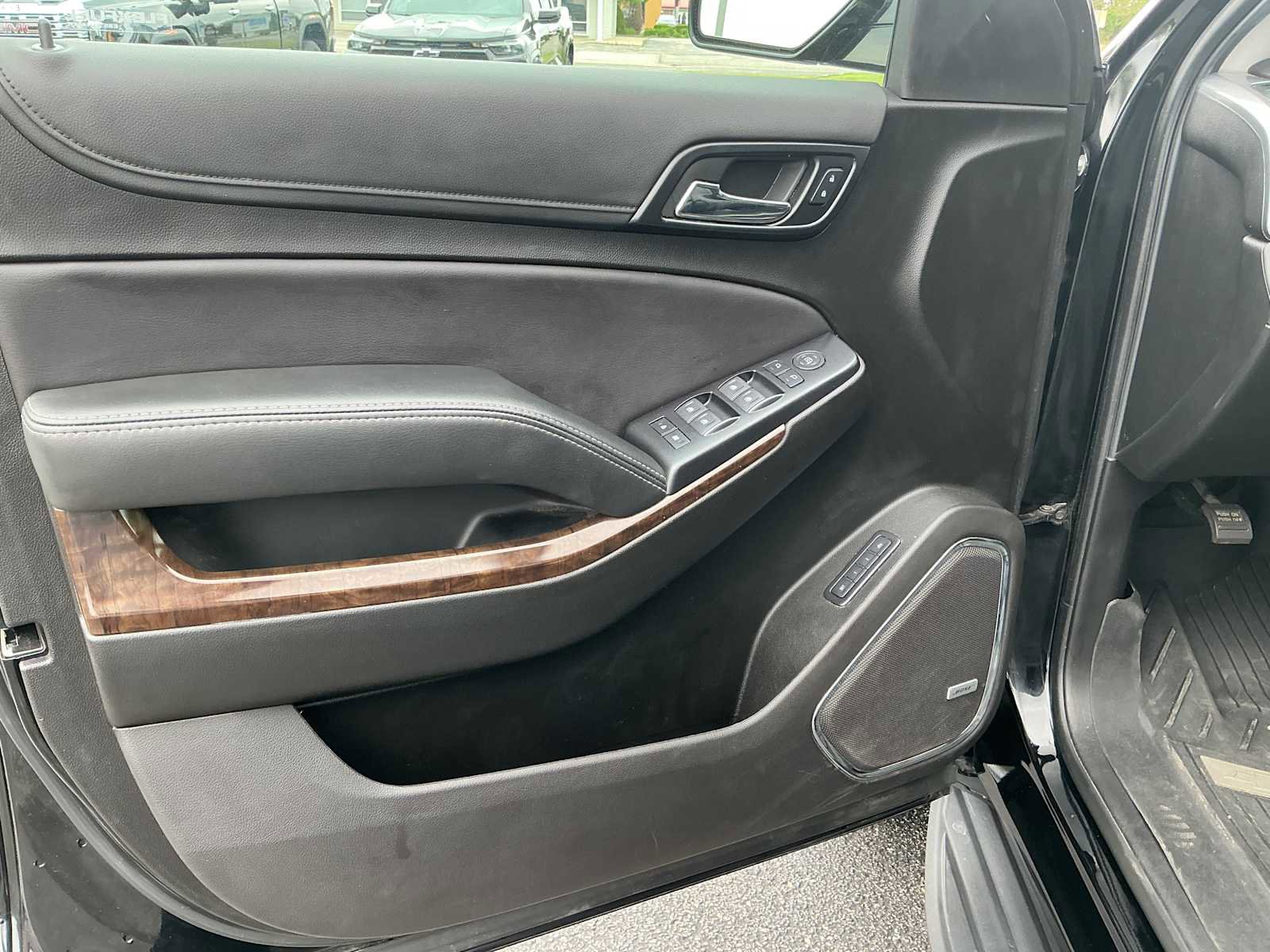 Used 2019 Chevrolet Suburban LT AWD/4WD image 20
