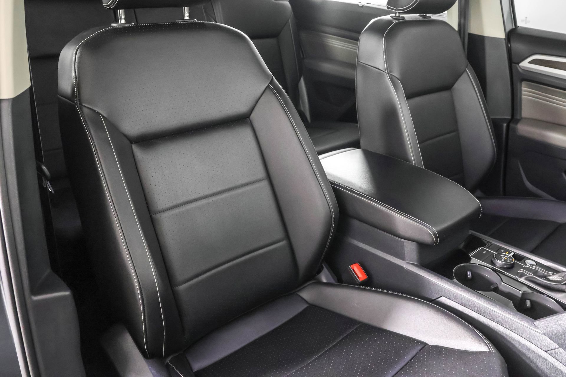 Used 2023 Volkswagen Atlas SE w/ Black Wheel Package image 47