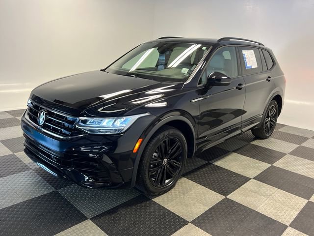 Certified 2022 Volkswagen Tiguan SE R-Line FWD image 3