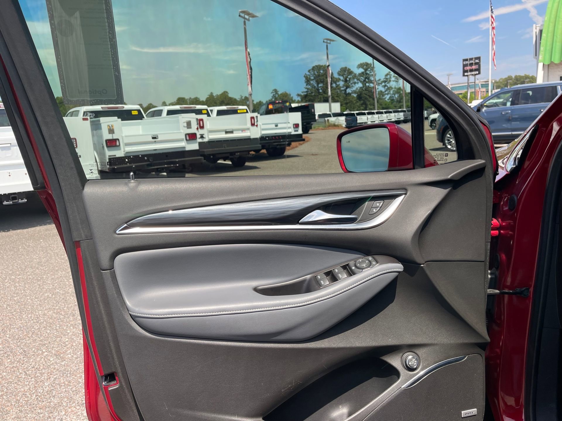 Used 2020 Buick Enclave Essence w/ Sound and Sites Package image 11