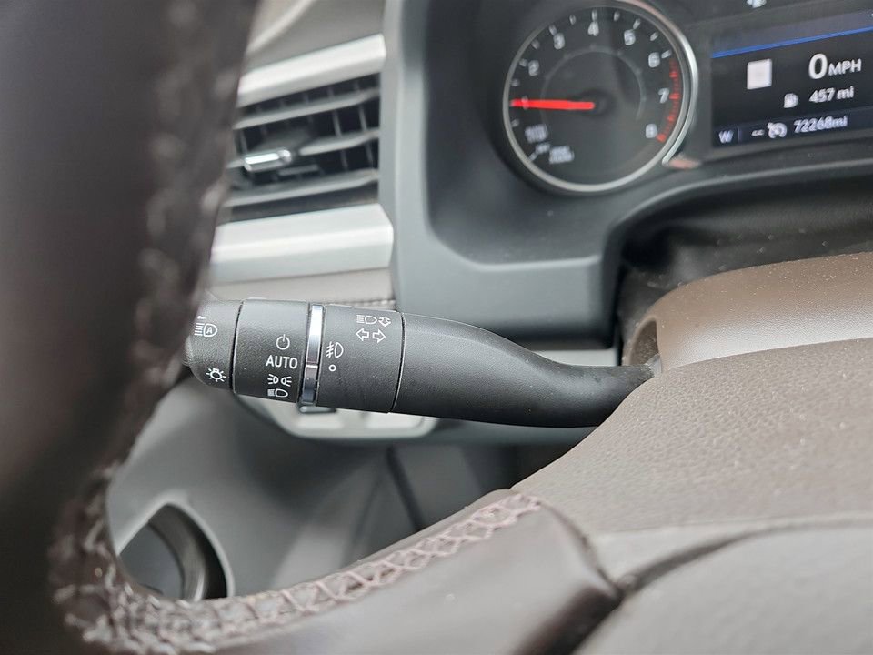 Used 2023 GMC Acadia SLT image 19