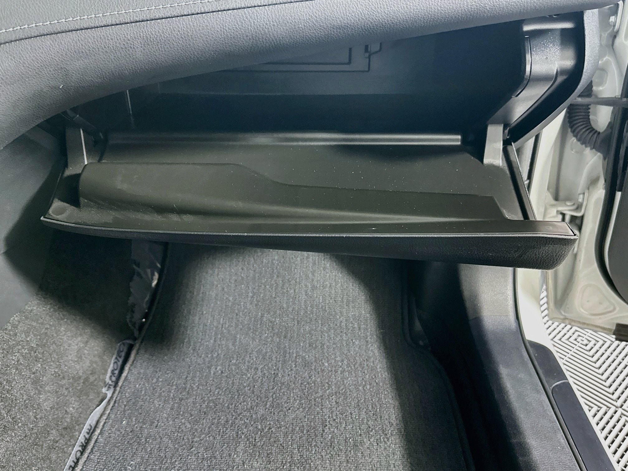 Used 2024 Toyota Camry SE w/ Convenience Package FWD image 32