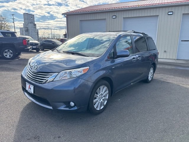 Used 2017 Toyota Sienna XLE image 8