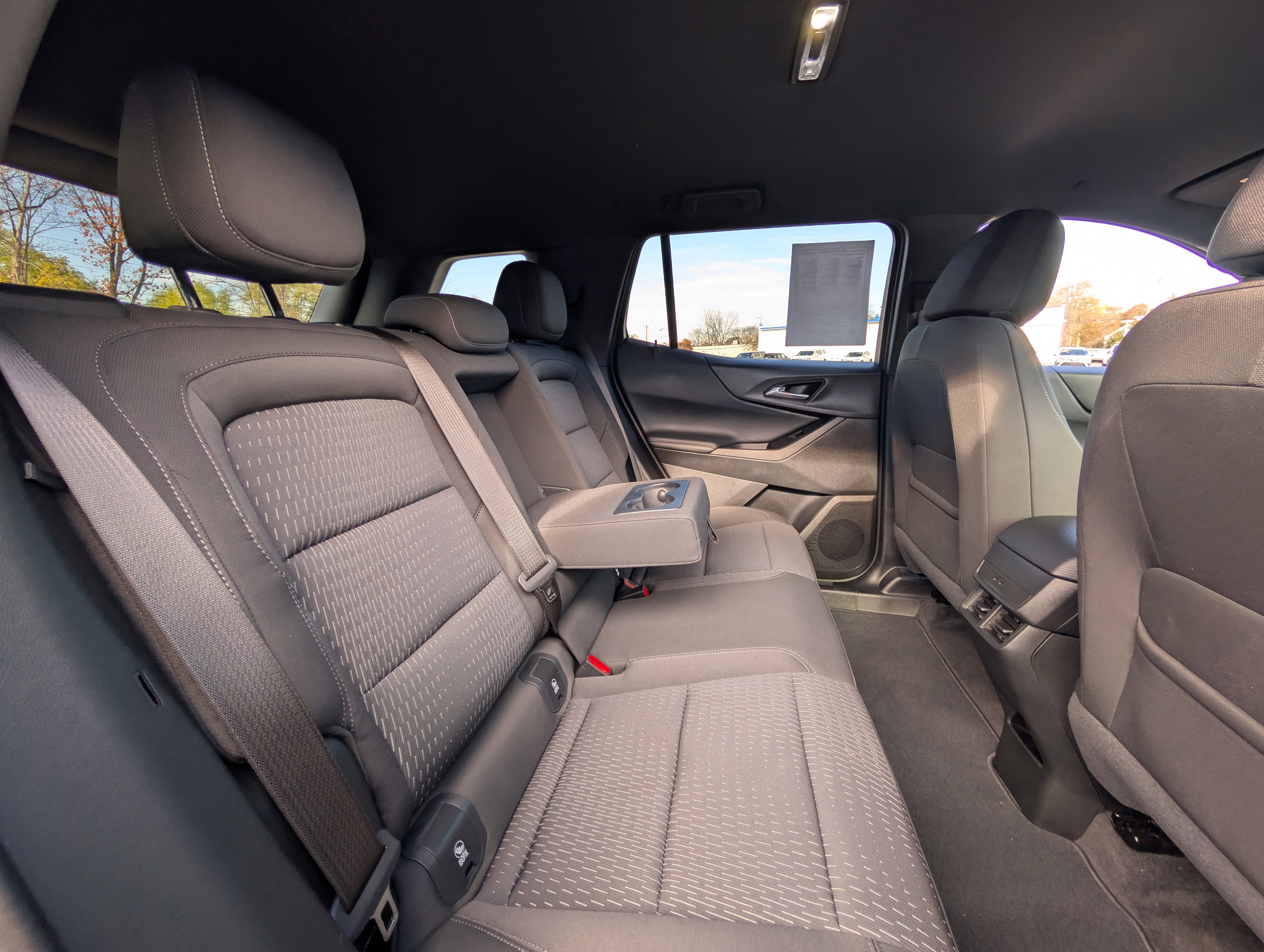 Used 2025 Chevrolet Equinox LT w/ Safety and Technology Package image 38