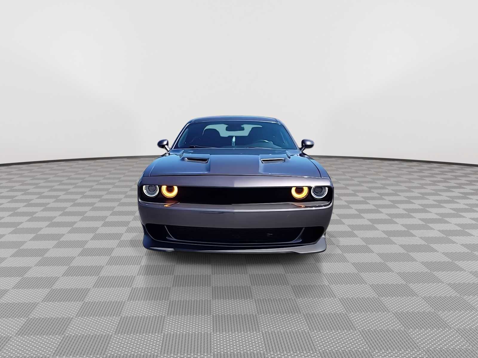 Used 2016 Dodge Challenger SXT image 3
