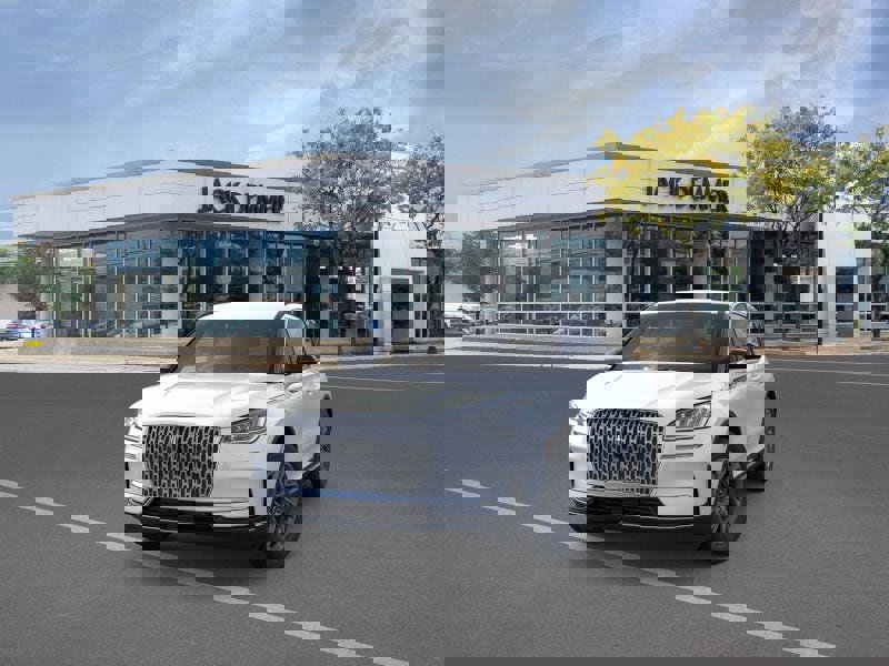 Used 2026 Lincoln Corsair Premiere image 2