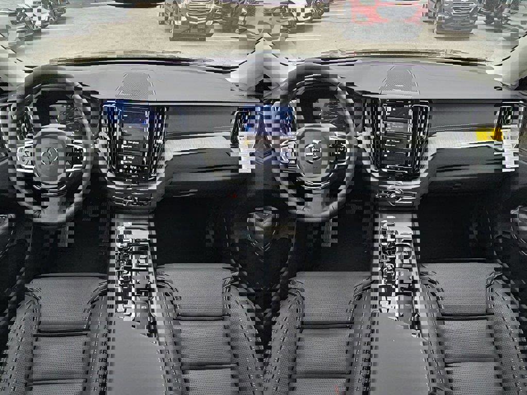 Certified 2025 Volvo XC60 B5 Ultra w/ Climate Package image 10