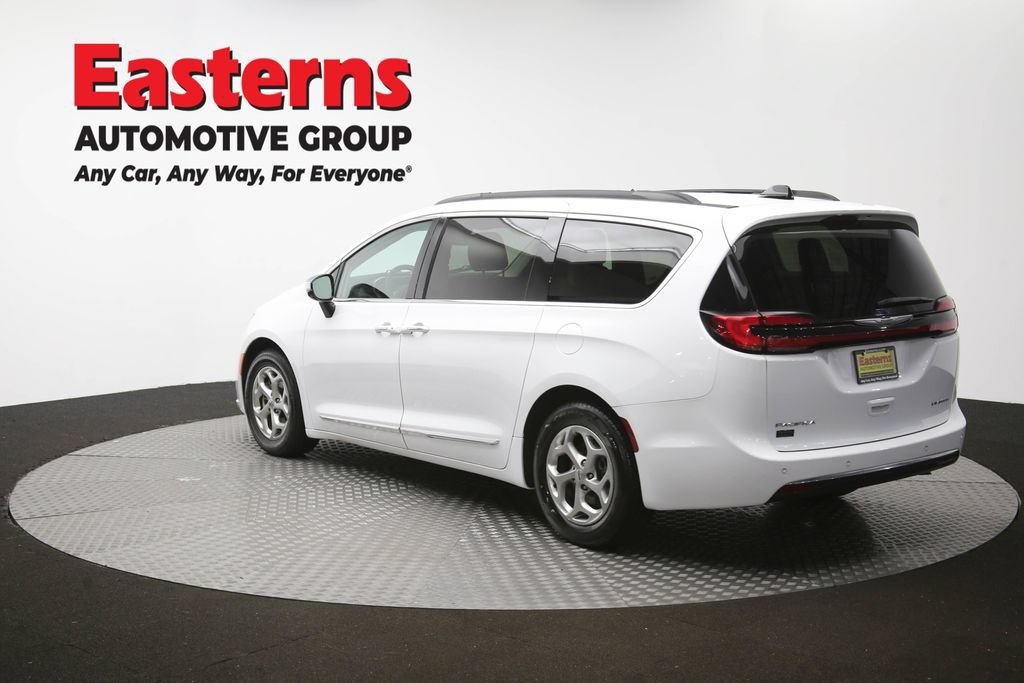 Used 2023 Chrysler Pacifica Limited FWD image 67