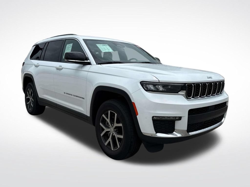 Used 2025 Jeep Grand Cherokee L Limited AWD/4WD image 3
