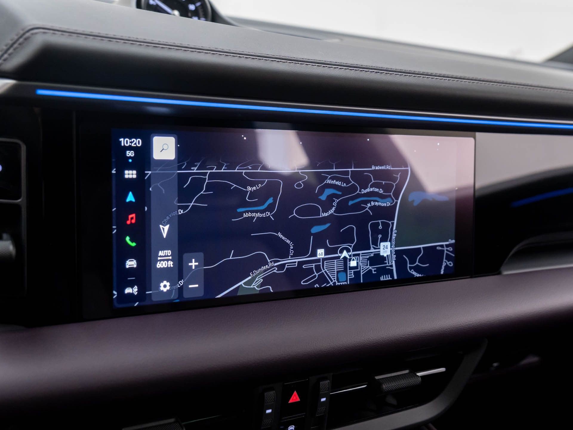 New 2025 Porsche Macan 4S Electric image 25