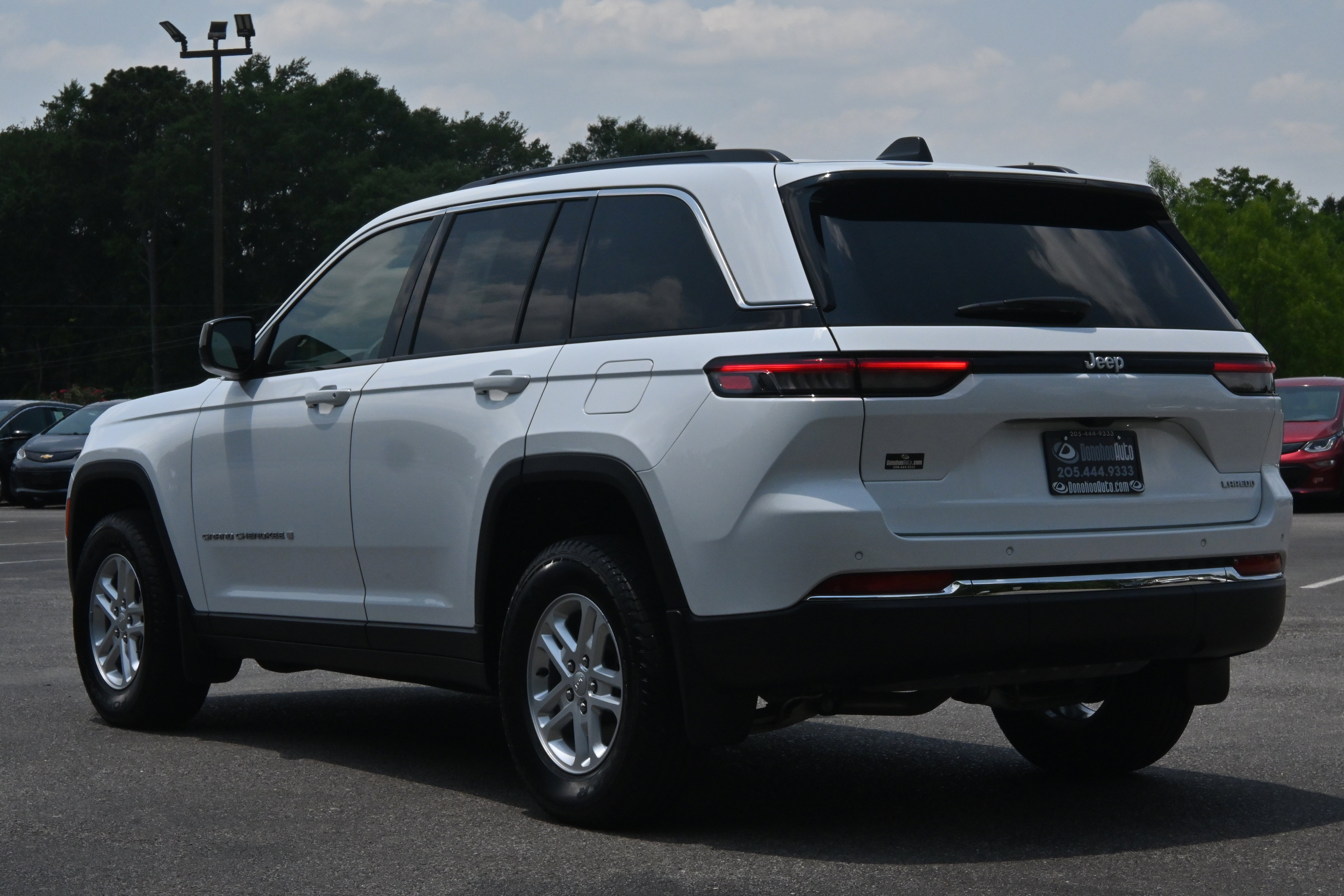 Used 2024 Jeep Grand Cherokee Laredo w/ MOPAR Finishing Package image 7