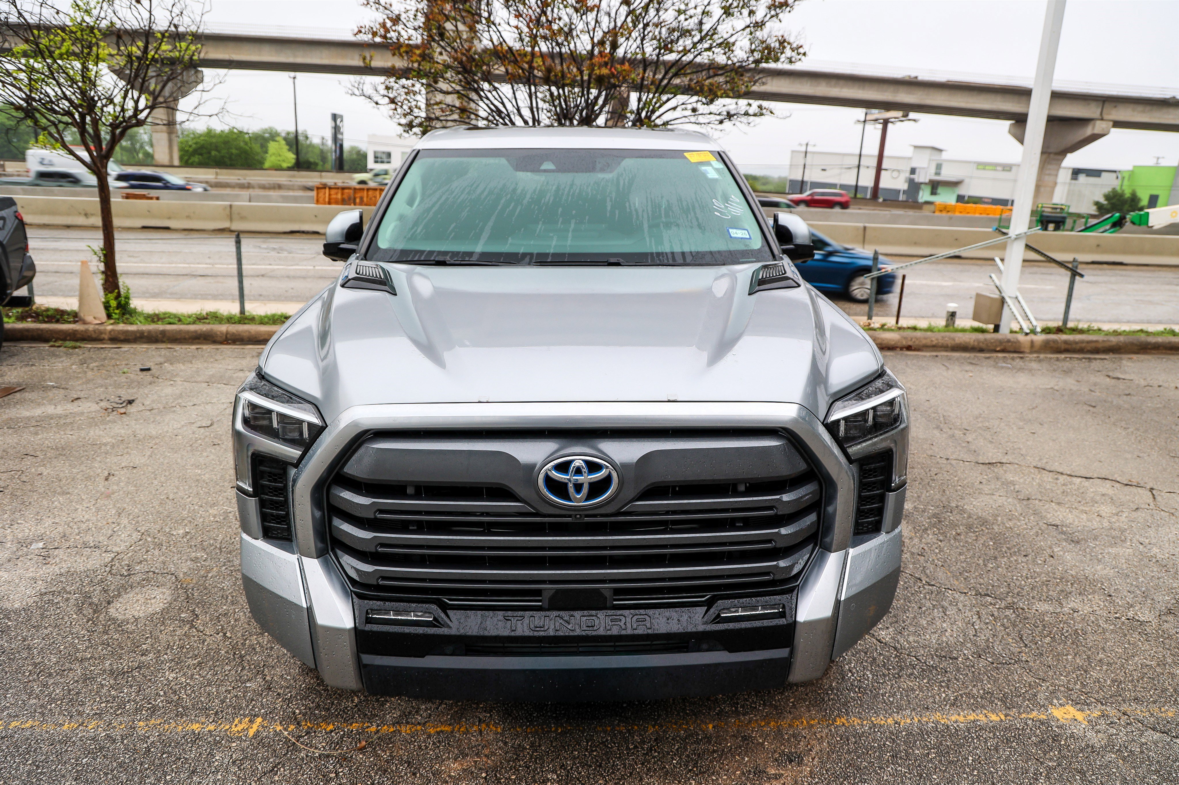 Used 2024 Toyota Tundra Limited AWD/4WD image 5