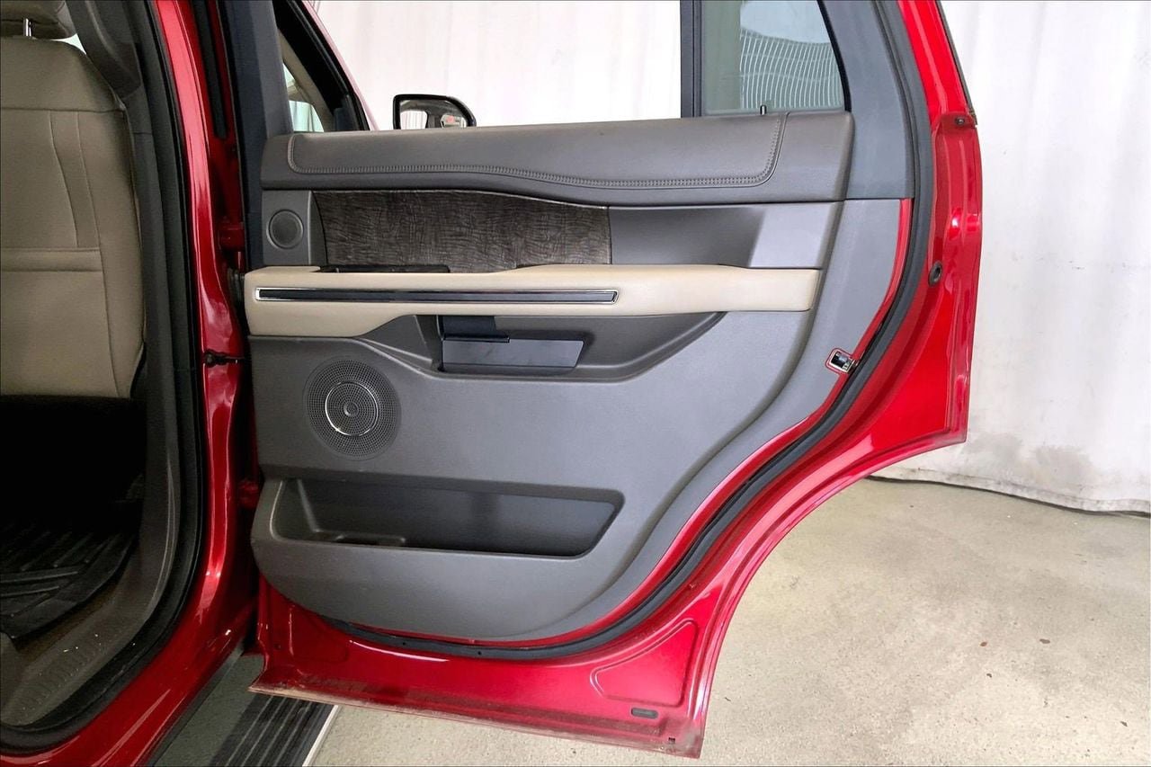 Used 2021 Ford Expedition Limited RWD image 23