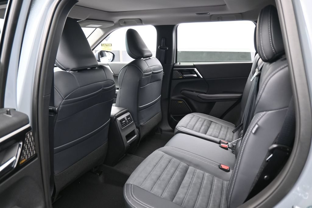 New 2026 Mitsubishi Outlander SE FWD image 39
