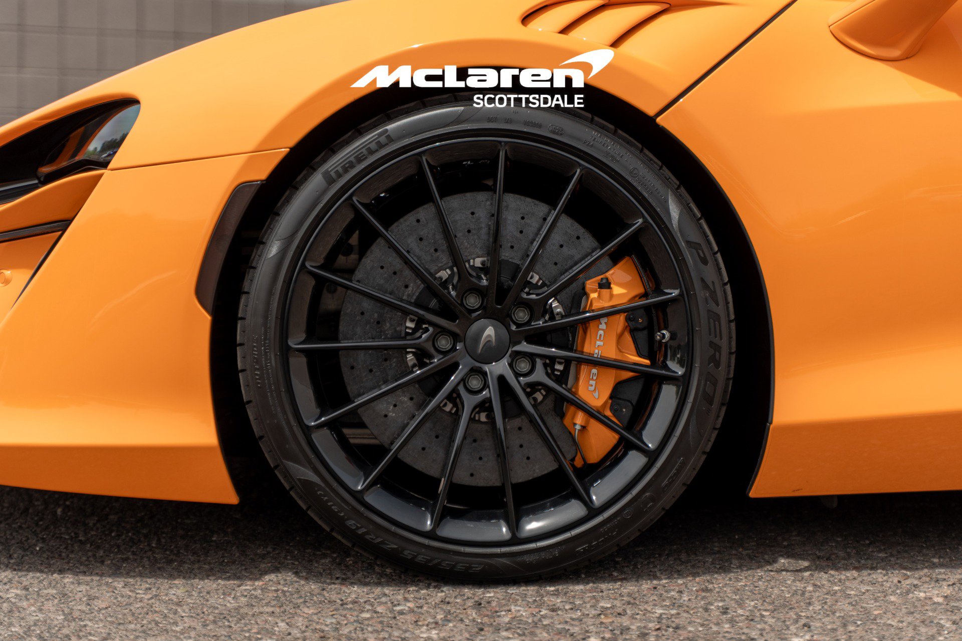 Used 2026 McLaren Artura Spider RWD image 26