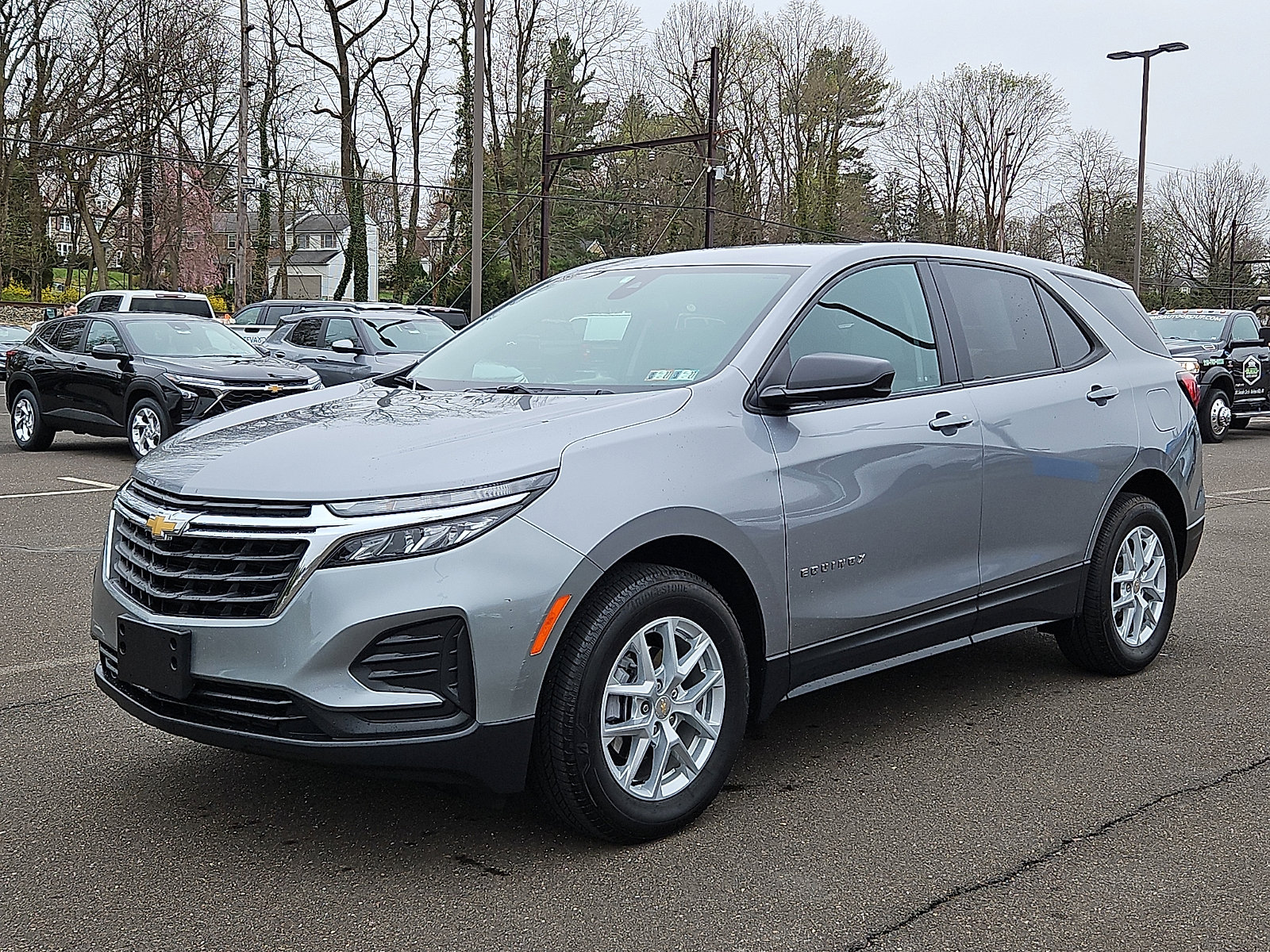 Used 2024 Chevrolet Equinox LS w/ LS Convenience Package AWD/4WD image 3