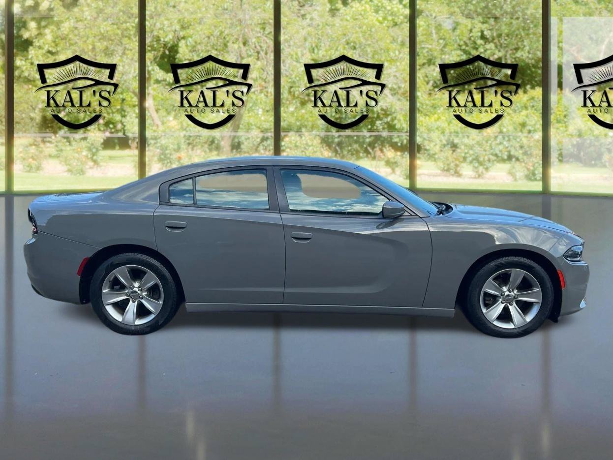 Used 2018 Dodge Charger SXT Plus RWD image 4