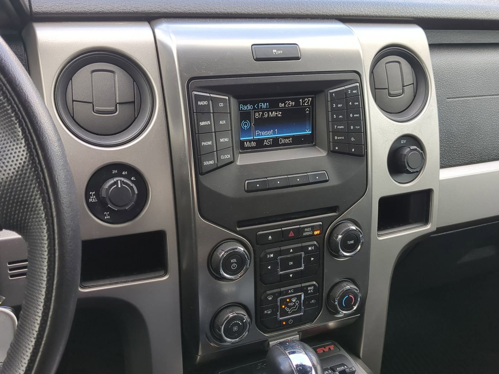 Used 2014 Ford F150 Raptor image 28