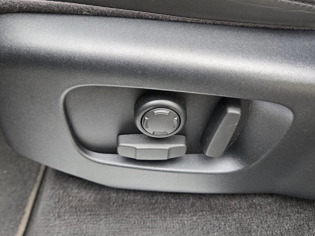 Used 2018 Land Rover Range Rover Sport HSE image 30