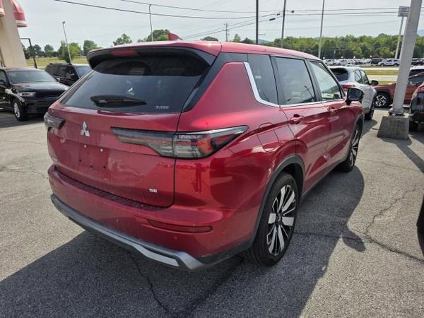 Used 2025 Mitsubishi Outlander SE AWD/4WD image 3