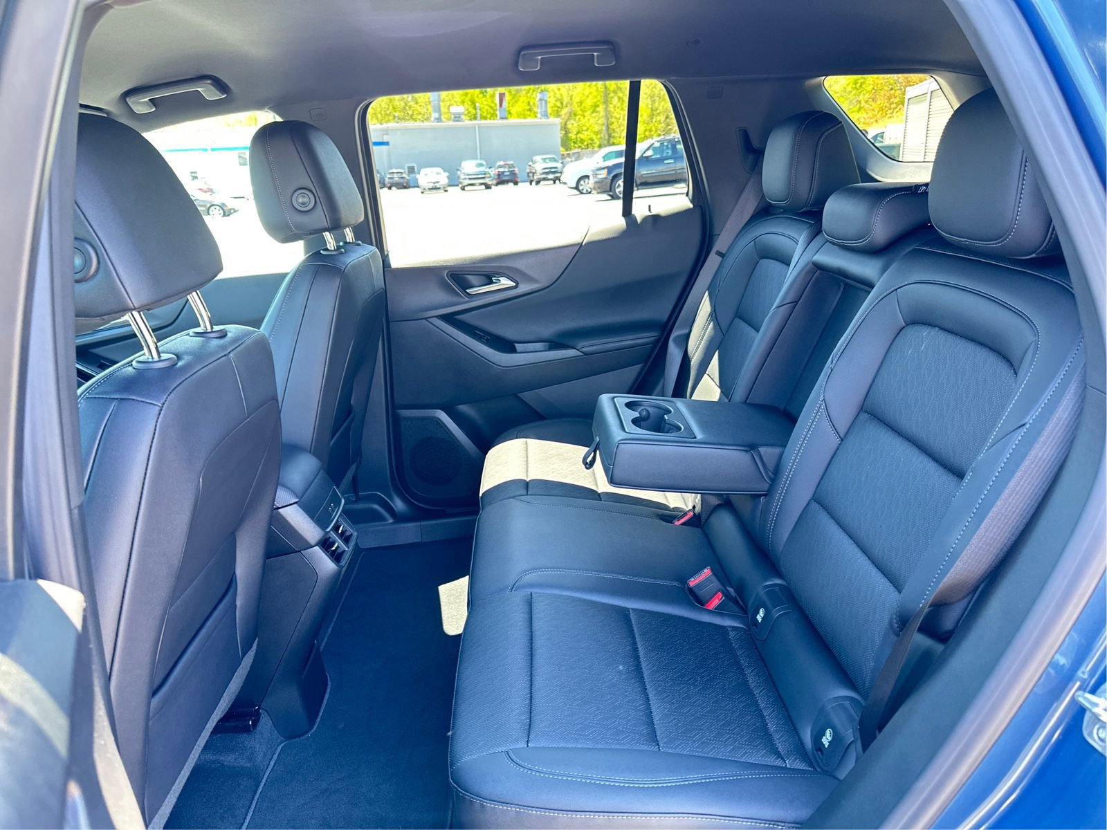 New 2026 Chevrolet Equinox LT w/ Convenience Package II AWD/4WD image 10