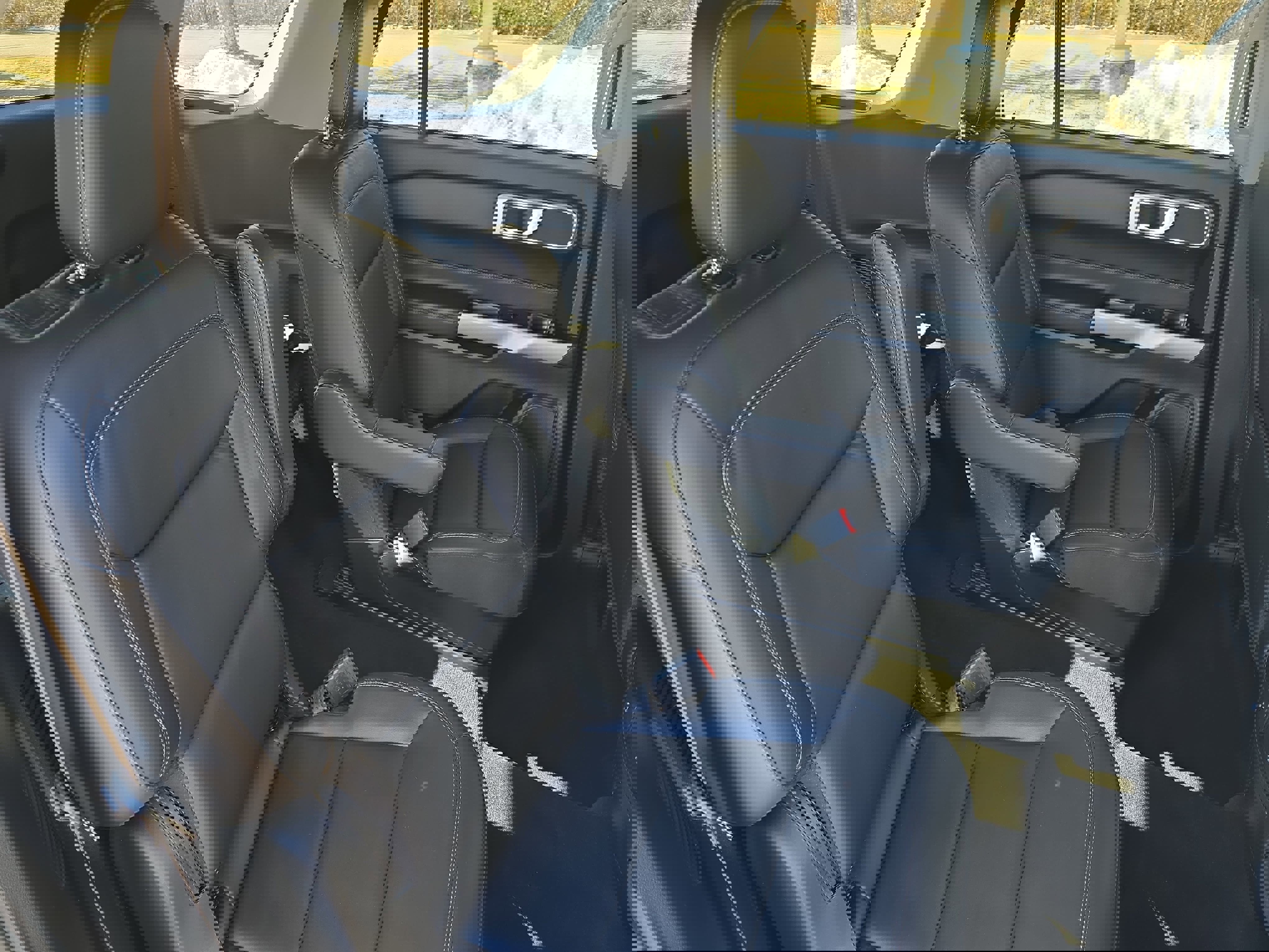 Used 2023 Ford Explorer XLT w/ Equipment Group 202A image 11