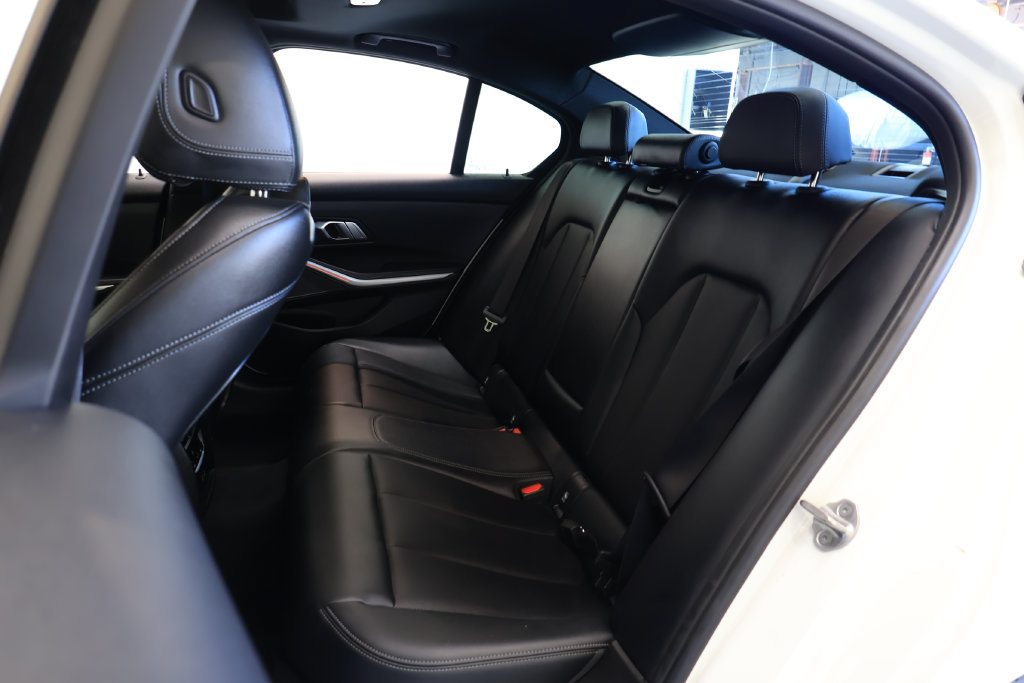 Used 2023 BMW M340i RWD image 19