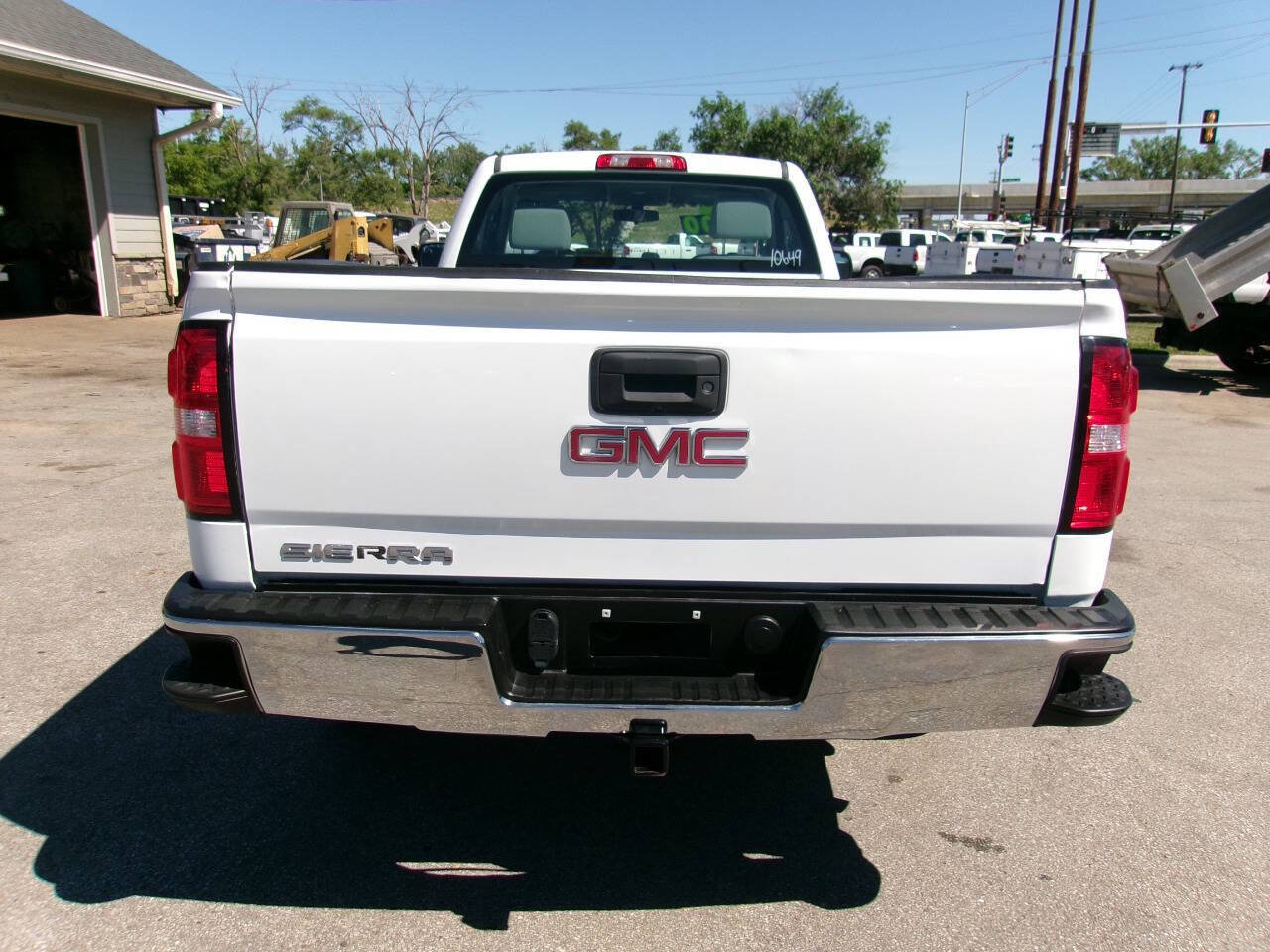 Used 2018 GMC Sierra 1500 4x4 Regular Cab w/ Sierra Convenience Package image 4