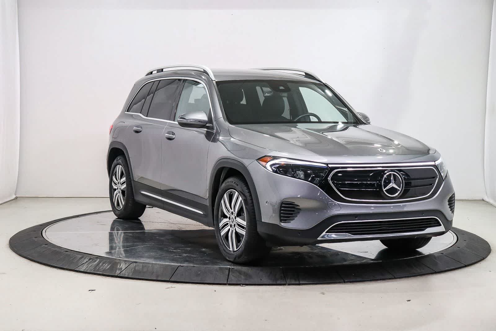 Used 2023 Mercedes-Benz EQB 300 4MATIC image 5