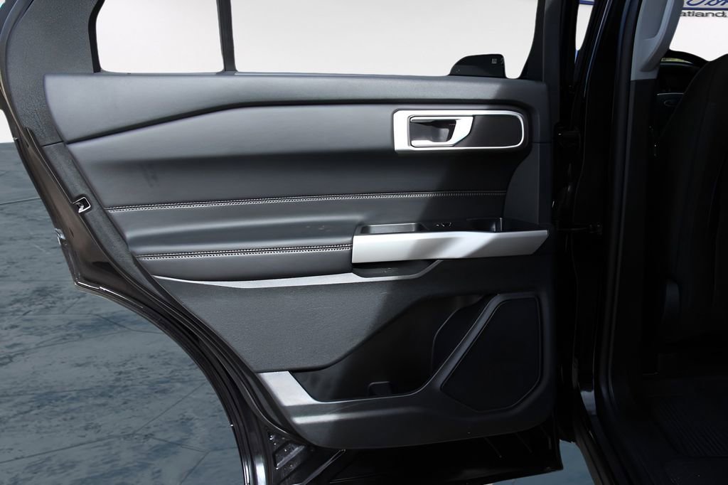 Used 2023 Ford Explorer XLT image 24
