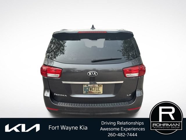Used 2016 Kia Sedona LX w/ LX Essentials Premium Package FWD image 4