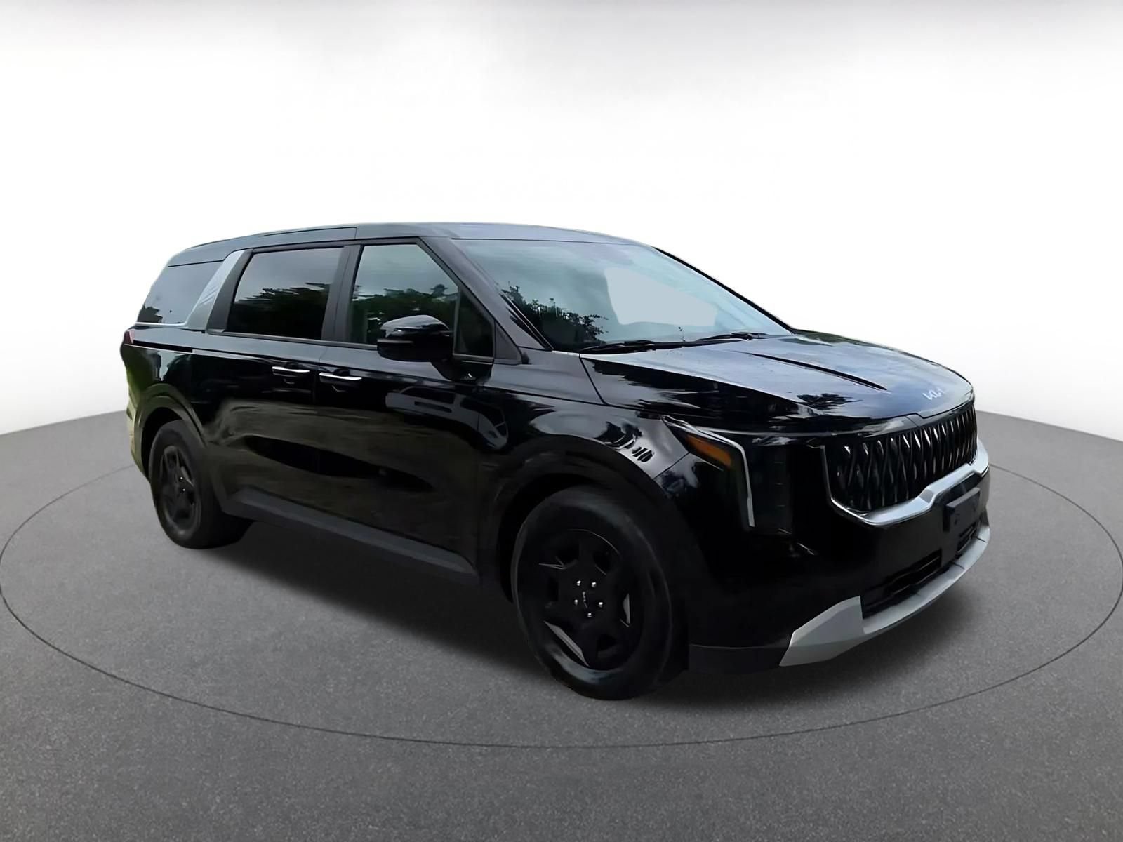 Used 2026 Kia Carnival FWD image 2