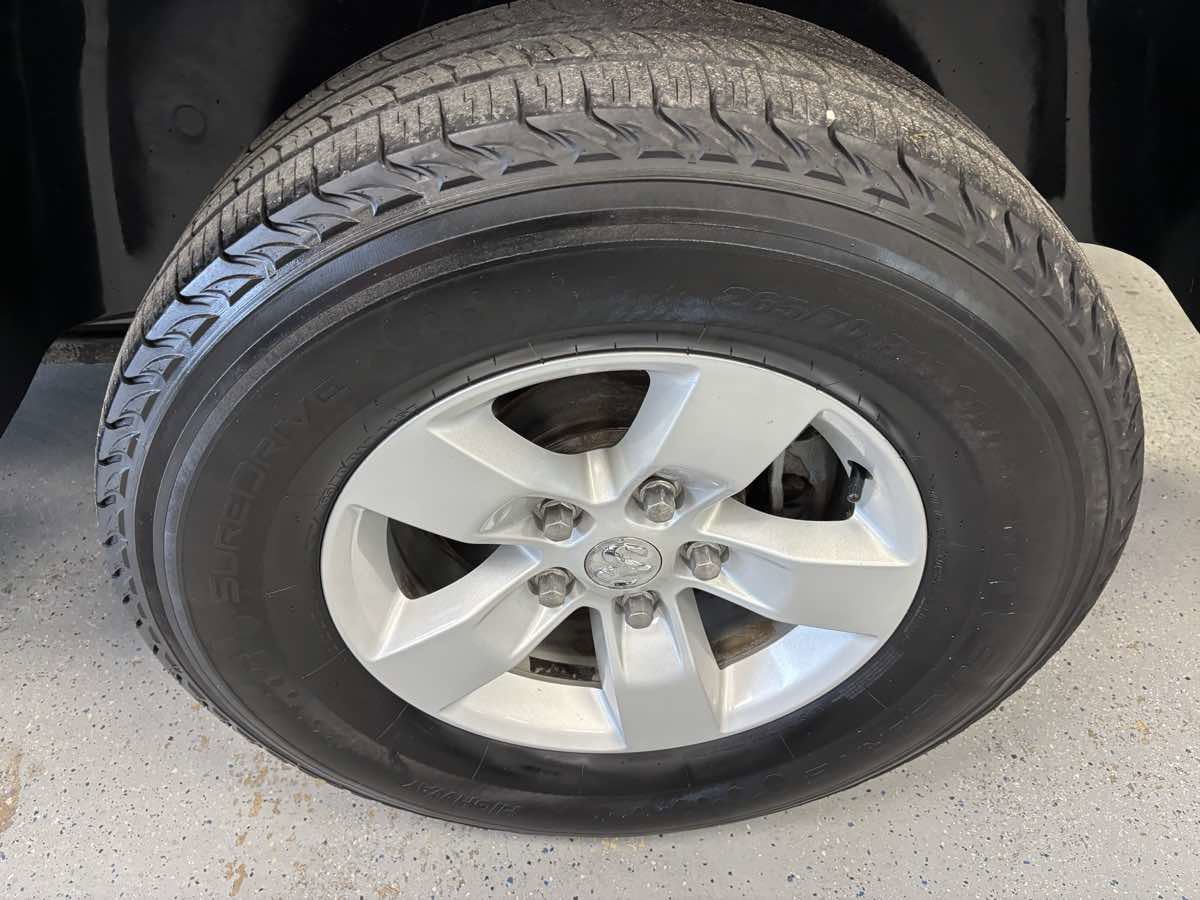 Used 2018 RAM 1500 Classic SLT image 25