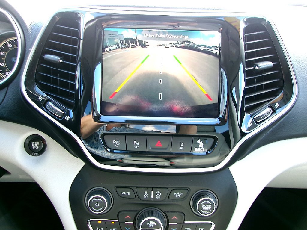 Used 2021 Jeep Cherokee Limited w/ Elite Package FWD image 14