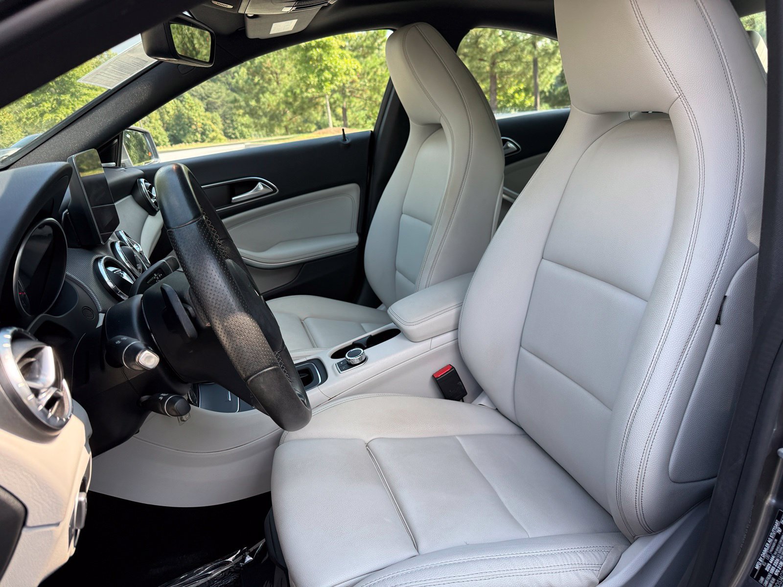 Used 2017 Mercedes-Benz CLA 250 4MATIC image 36