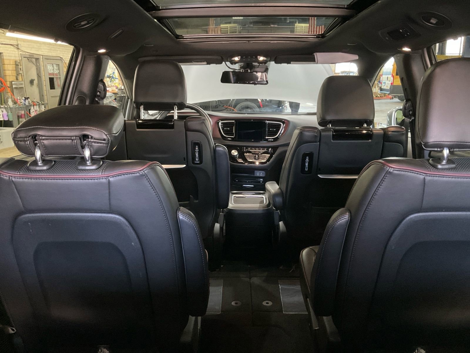 Used 2020 Chrysler Pacifica Limited image 22