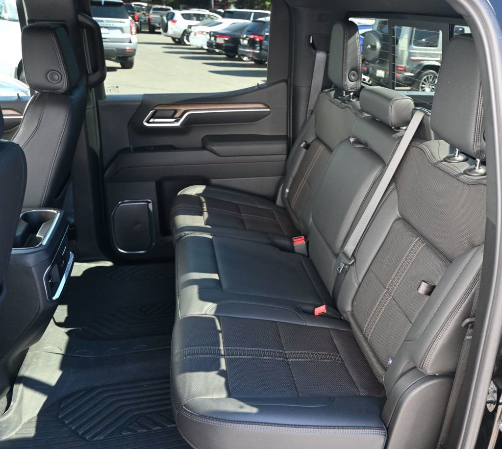 Used 2024 Chevrolet Silverado 1500 High Country w/ Midnight Edition image 18