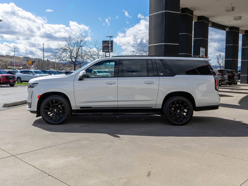 Used 2023 Cadillac Escalade ESV Sport w/ LPO, ONYX Package image 4