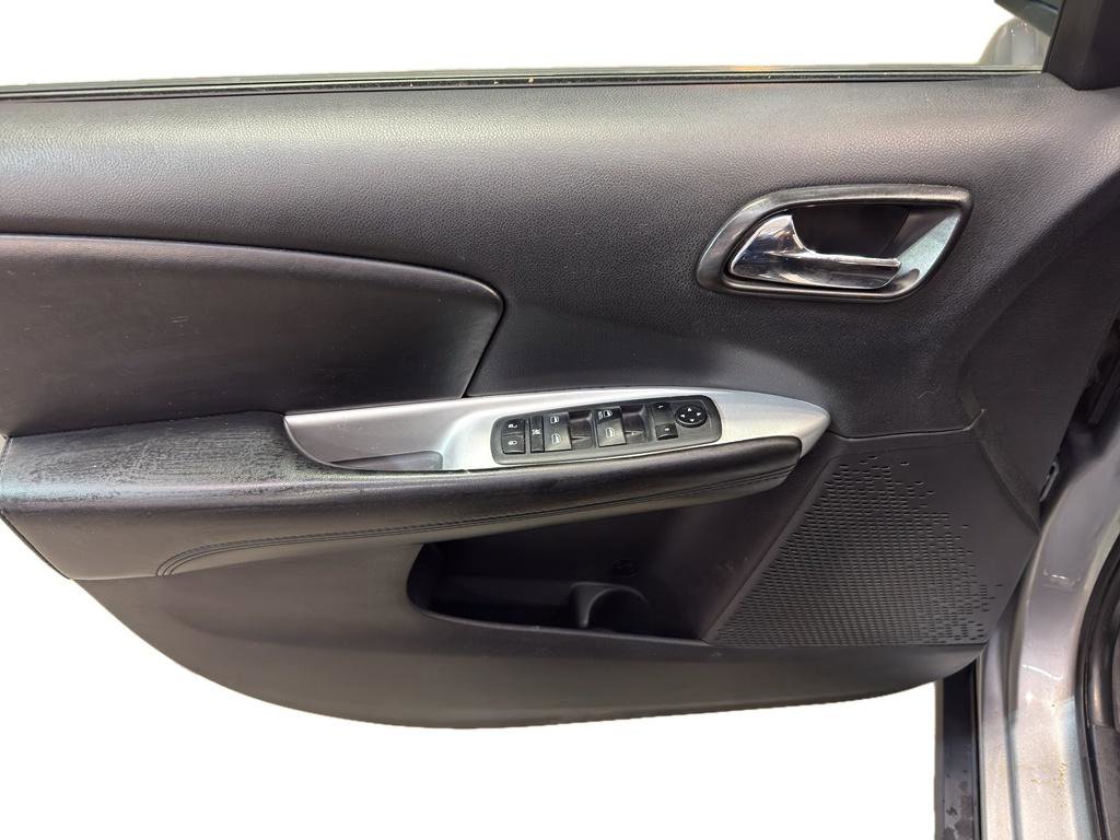 Used 2018 Dodge Journey SE w/ Popular Equipment Group FWD image 13