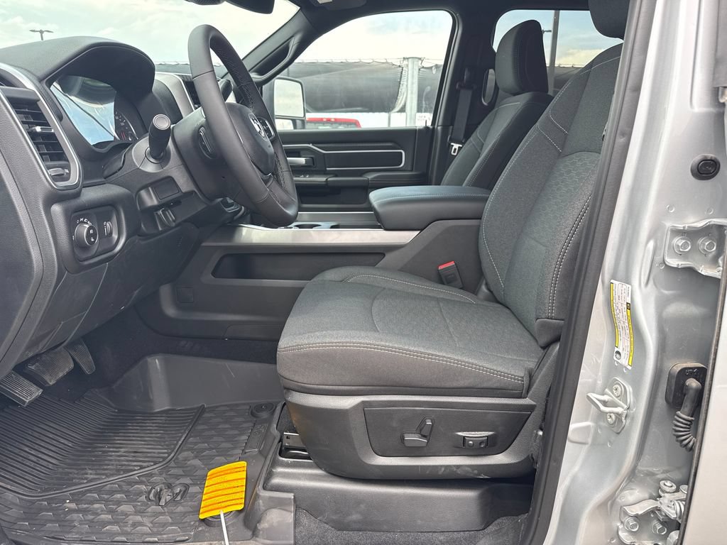 New 2026 RAM 2500 Big Horn AWD/4WD image 23