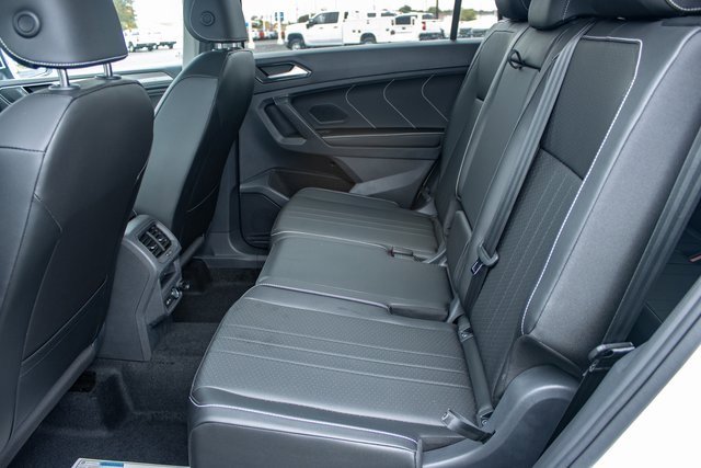 Used 2023 Volkswagen Tiguan SE image 15