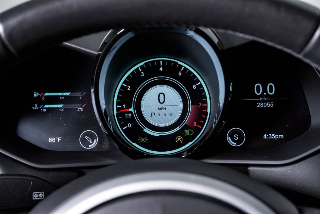 Used 2020 Aston Martin V8 Vantage Coupe image 26